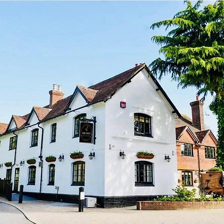The Nest Hotel & Restaurant Petersfield Extérieur photo