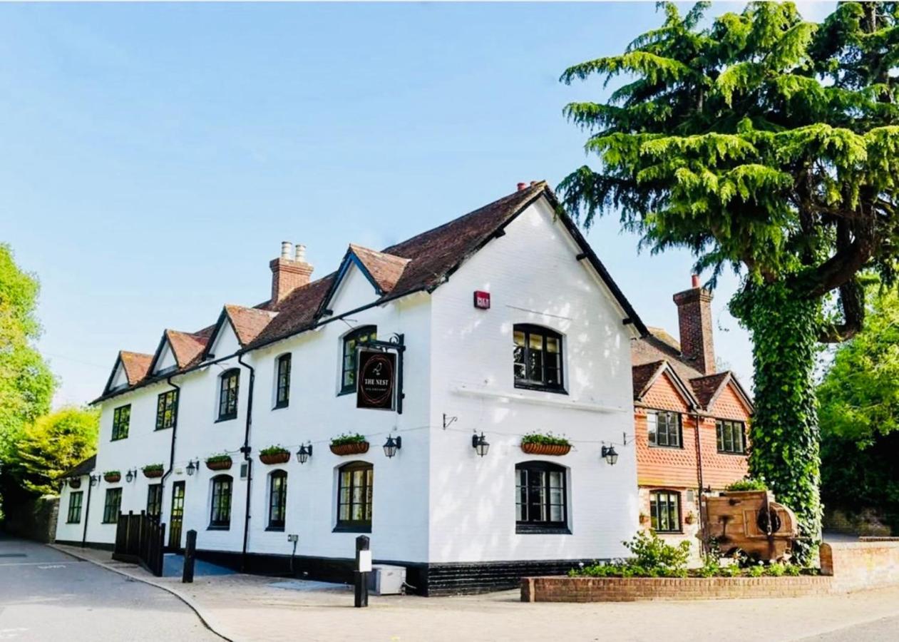 The Nest Hotel & Restaurant Petersfield Extérieur photo