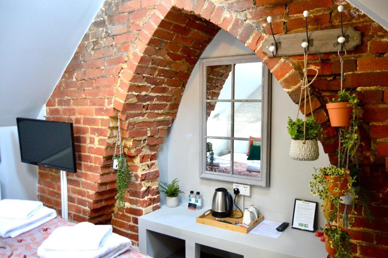 The Nest Hotel & Restaurant Petersfield Extérieur photo